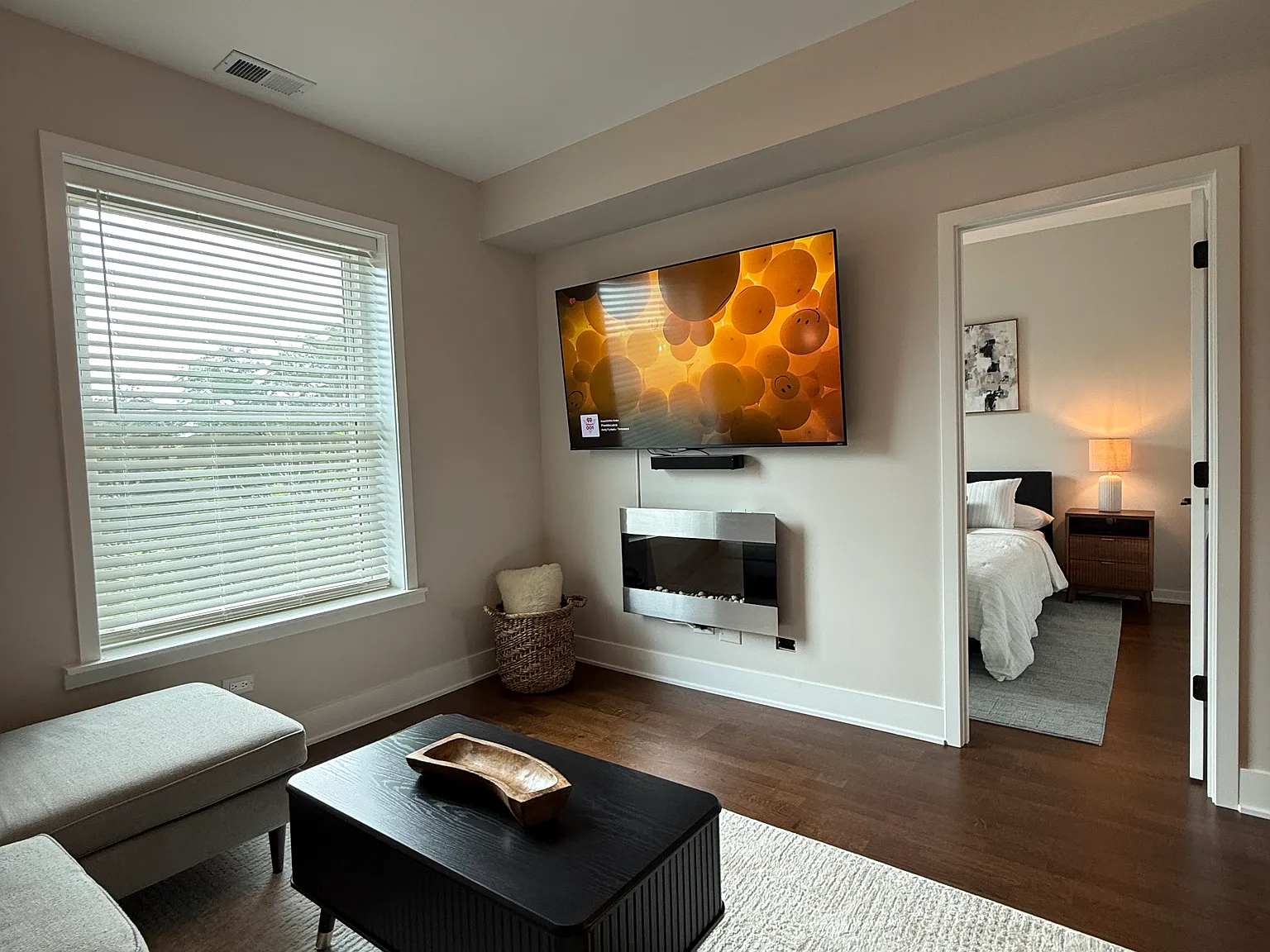 2 bed, 800 sqft, $2,475 — Photo 4