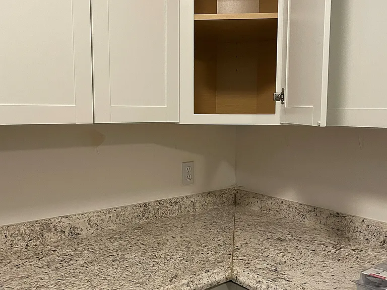 1532_16 kit cabinet and countertop