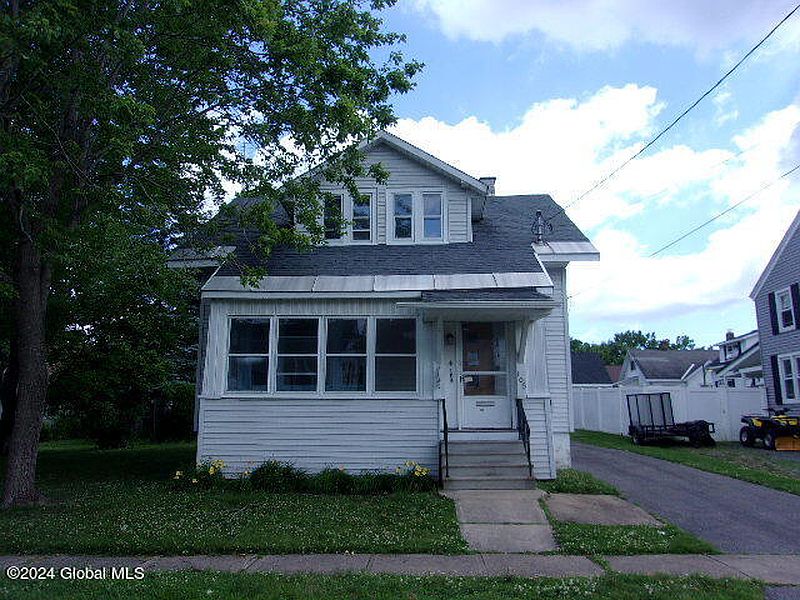 2nd image of 105 E Decker Street
