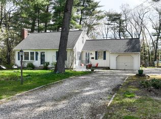 18 E Tomstead Rd, Simsbury, CT 06070