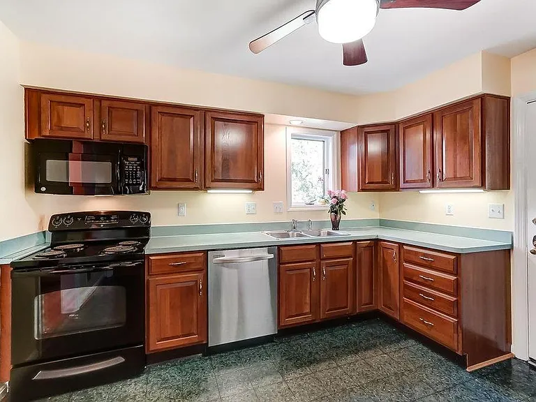 3538 Glen Edge Ln — Photo 6