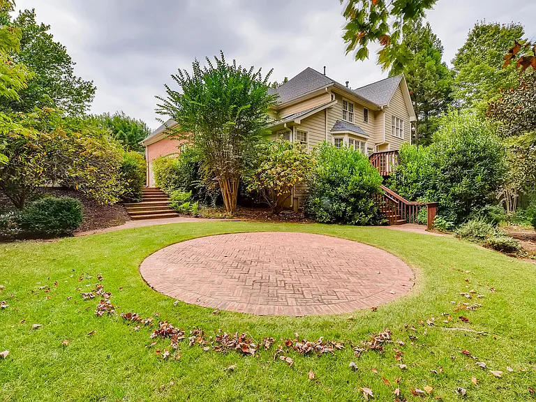 2416 Dunwoody Hollow Dr — Photo 62
