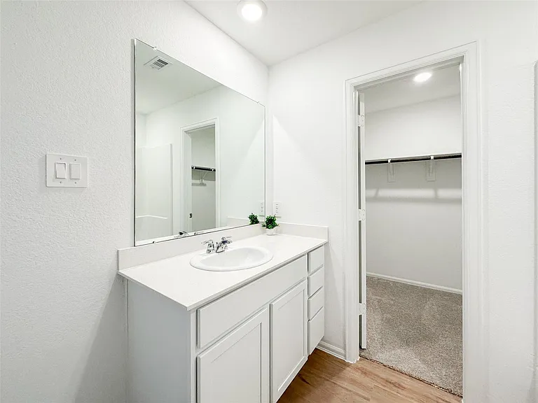 1444 Las Cuevas Dr — Photo 18