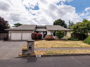 696 NE 26th St, Gresham, OR 97030