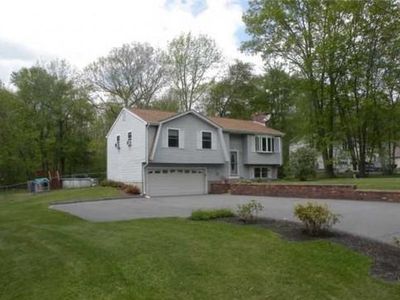 24 Stanley Dr, Moosup, CT, 06354
