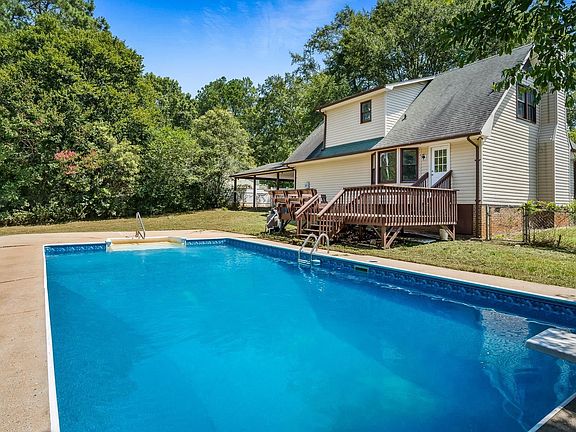 2nd image of 1407 Old Ivy Rd