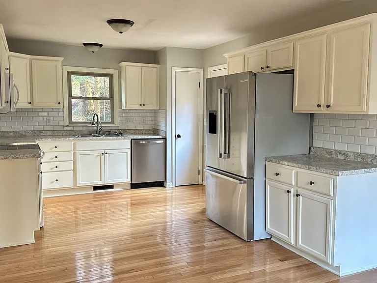 15 Mayfair Pl — Photo 21