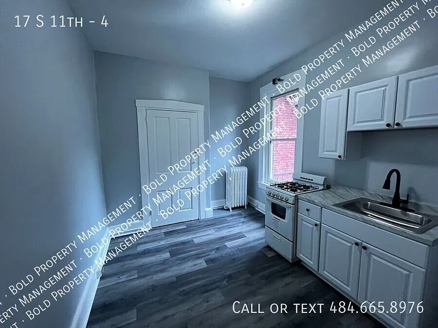 17 S 11th St #4