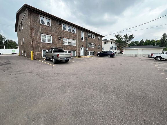 2nd image of 3304 S Kiwanis Ave #12