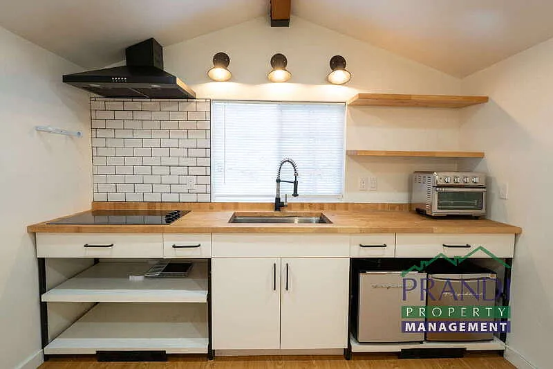 Studio, 1.0 bath, 200 sqft, $1,700 — Photo 3
