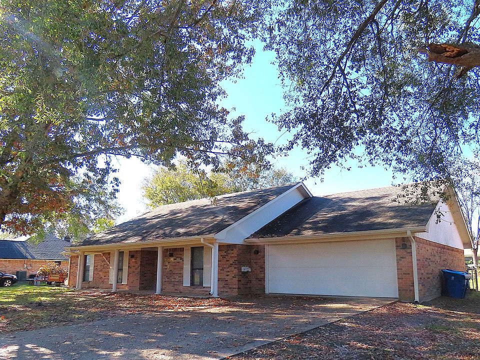 1st image of 306 Green Lane Trl