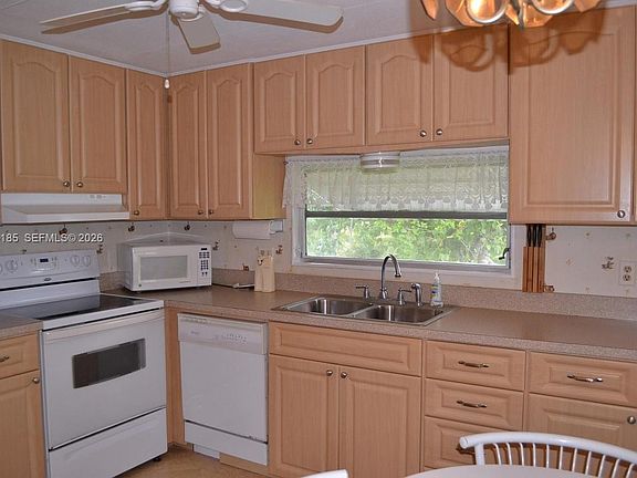5th image of 1620 SW 64th Way #H