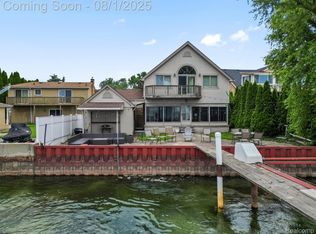 34338 Jefferson Ave, Harrison Township, MI