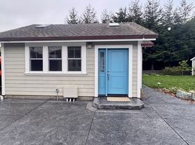 712 Monte Vista Ln, Half Moon Bay, CA