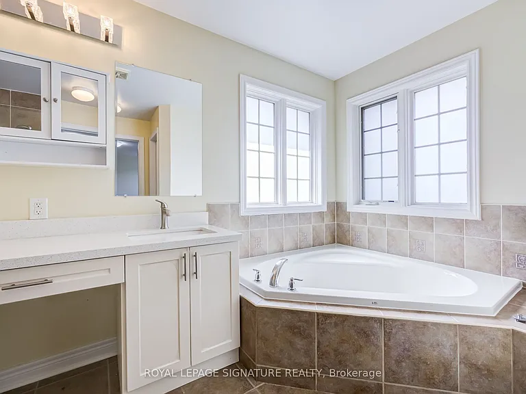 44 Selby Dr — Photo 40