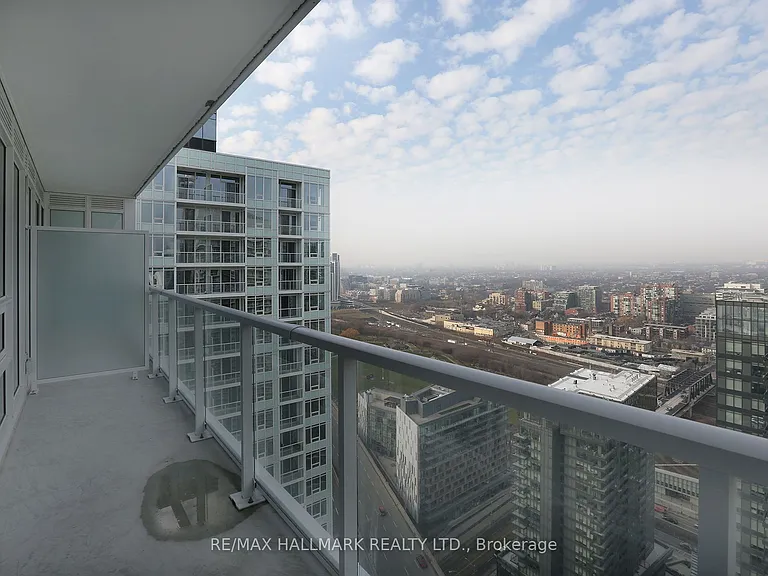 17 Bathurst St #4007 — Photo 25