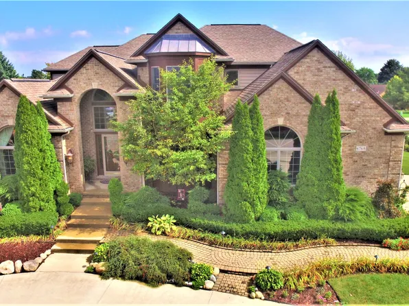 6768 Merrick Dr, Troy, MI 48098