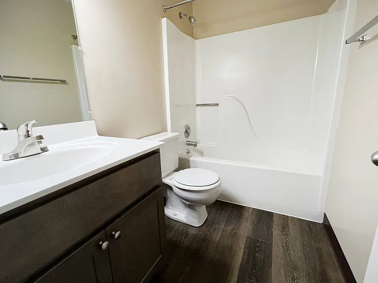 Forest Creek Apartments — Photo 29