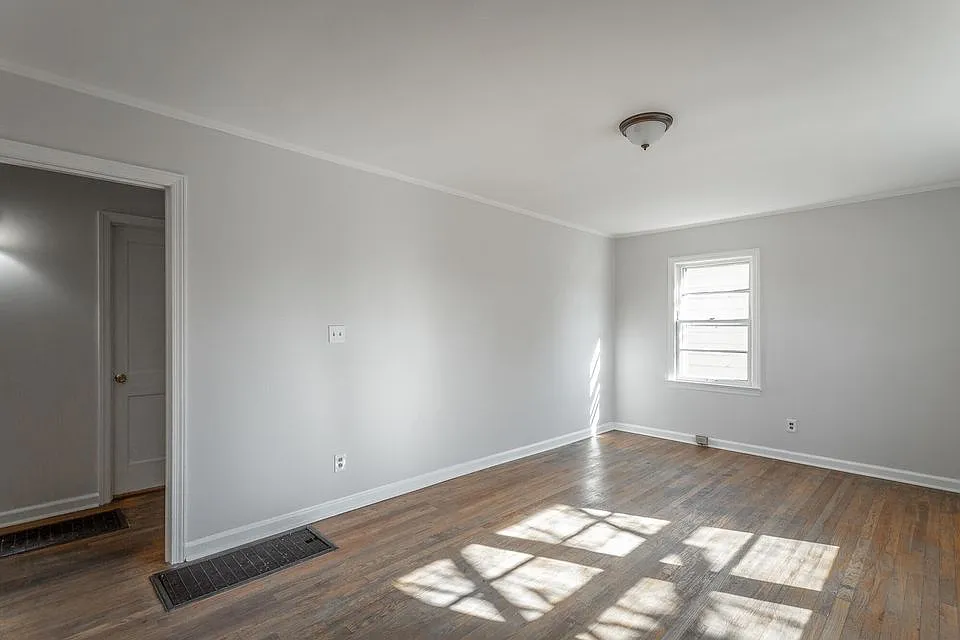 1903 East 27th Street - 1 — Photo 3