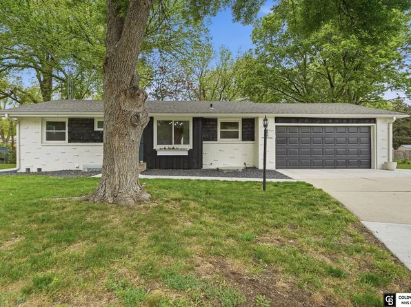 4410 Newton Cir, Lincoln, NE 68506