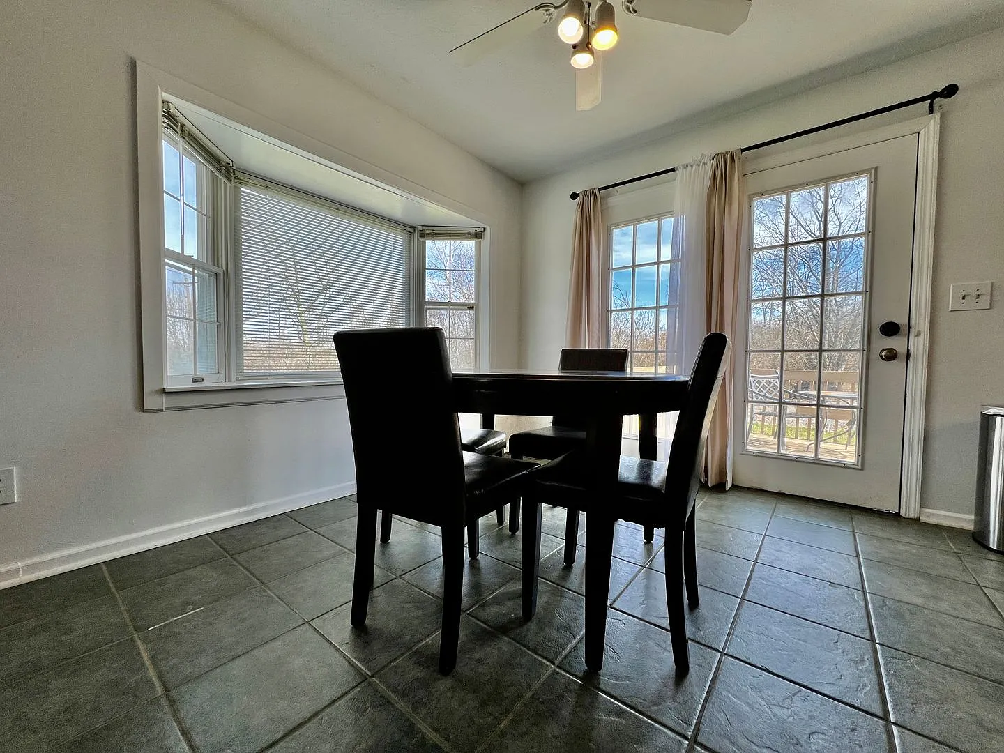 12 Month Lease Pricing Fully Furnished Rental Property — Photo 4