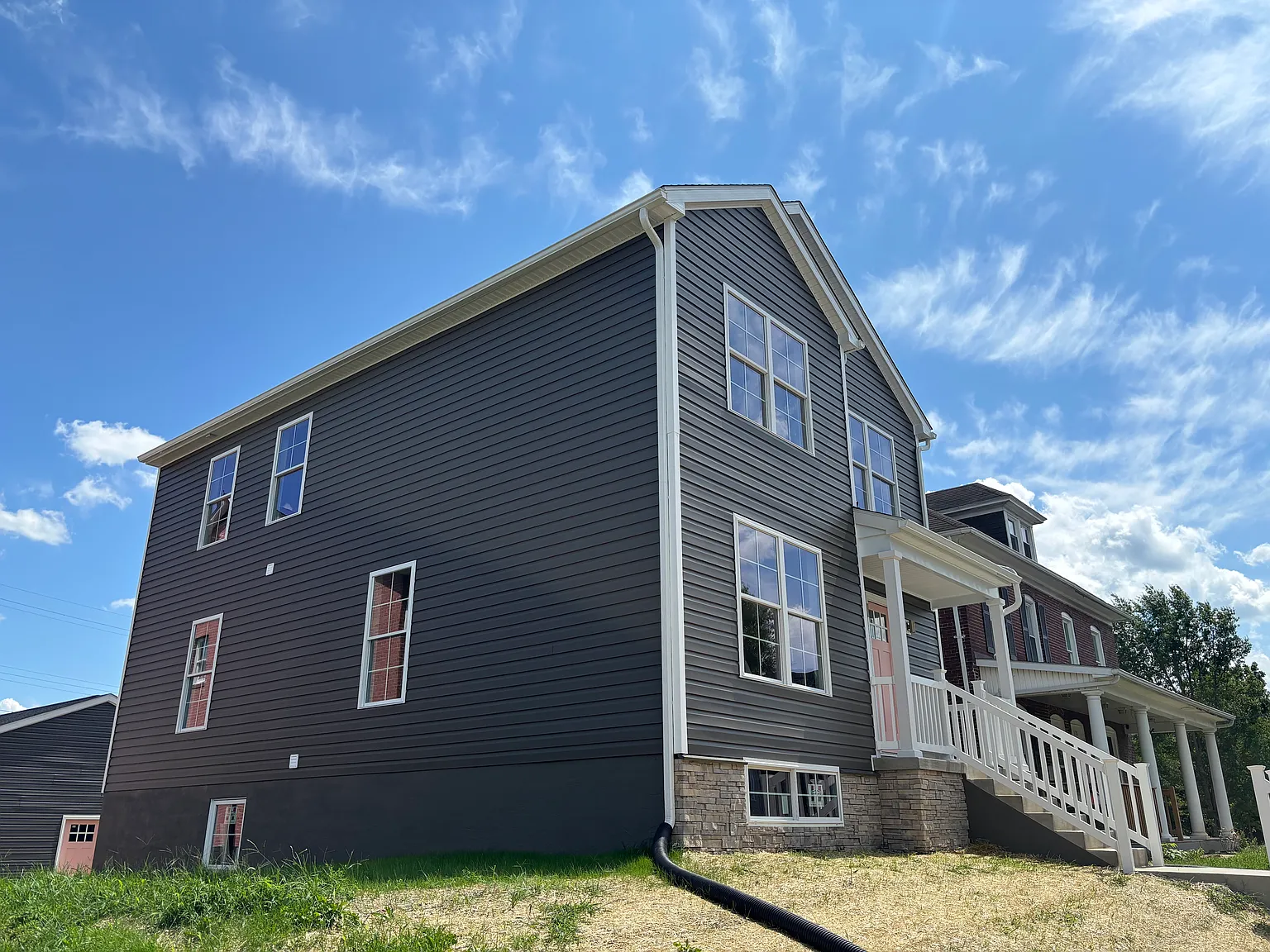 4 bed, 1840 sqft, $2,850 — Photo 4