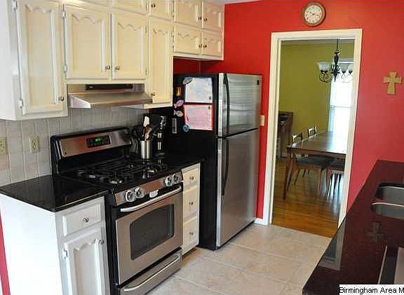 4th image of 1141 Mountain Oaks Dr