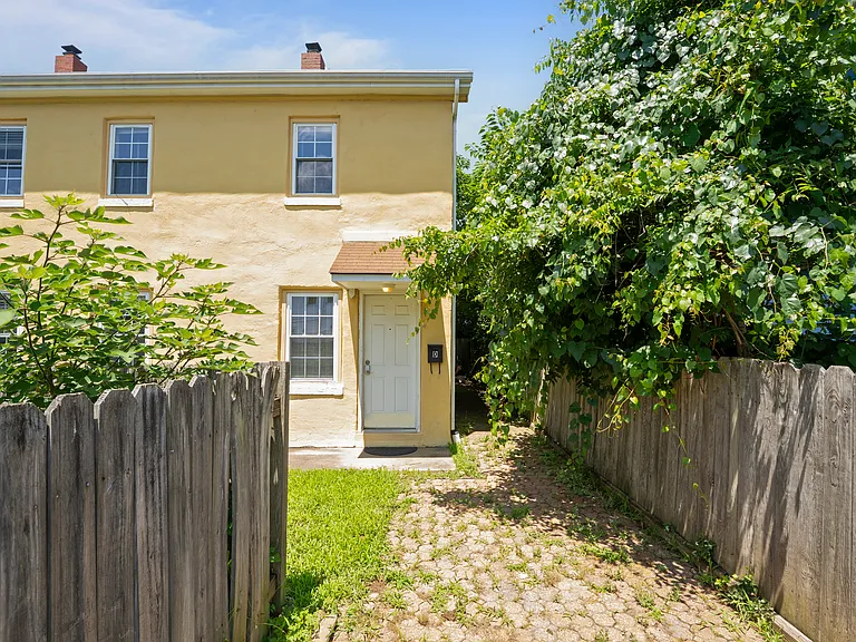 1115 Winchester St #D — Photo 30