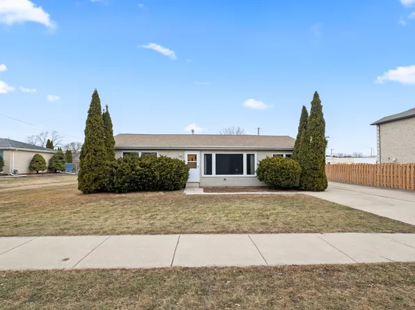 8026 W 84th Pl, Justice, IL 60458