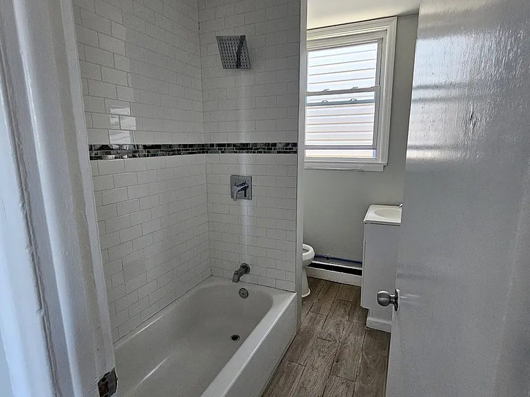 592 S 20th St #2 — Photo 8