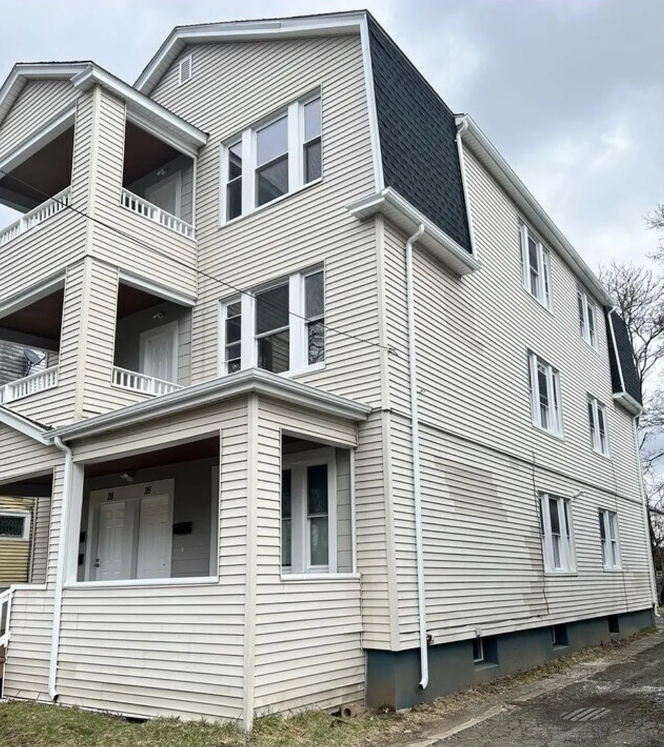 3 bed, 1350 sqft, $2,100 — Photo 3