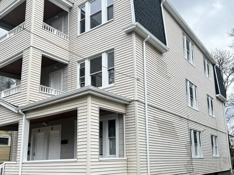 28 Eastford St #2 — Photo 3