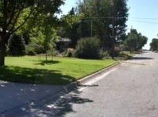 120 N 6th St, Colwich, KS 67030