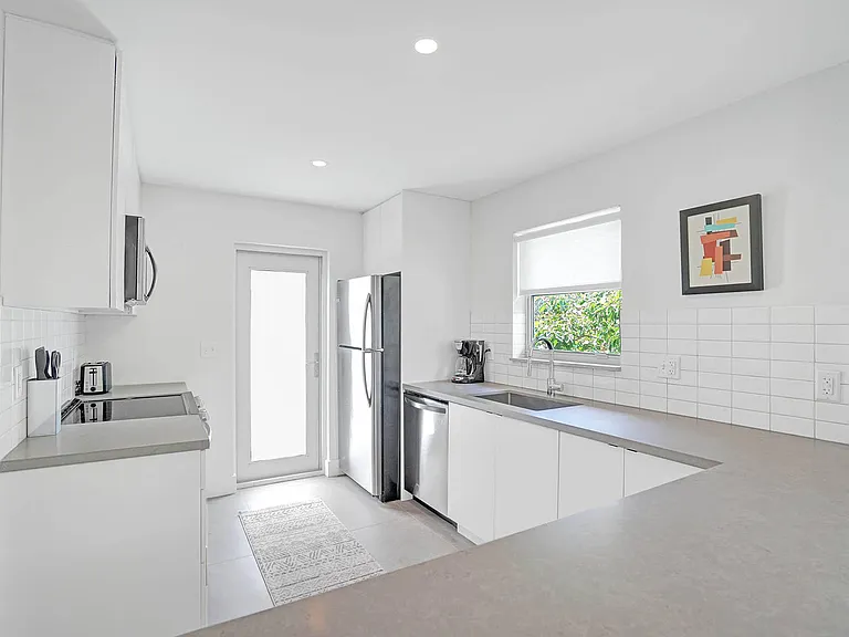 625 NE 13th Ave #2 — Photo 15