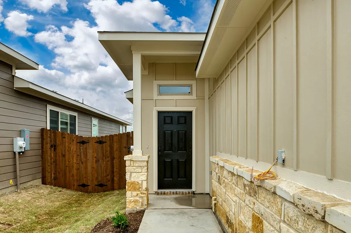 Building Photo - 620 Harvest Moon Dr