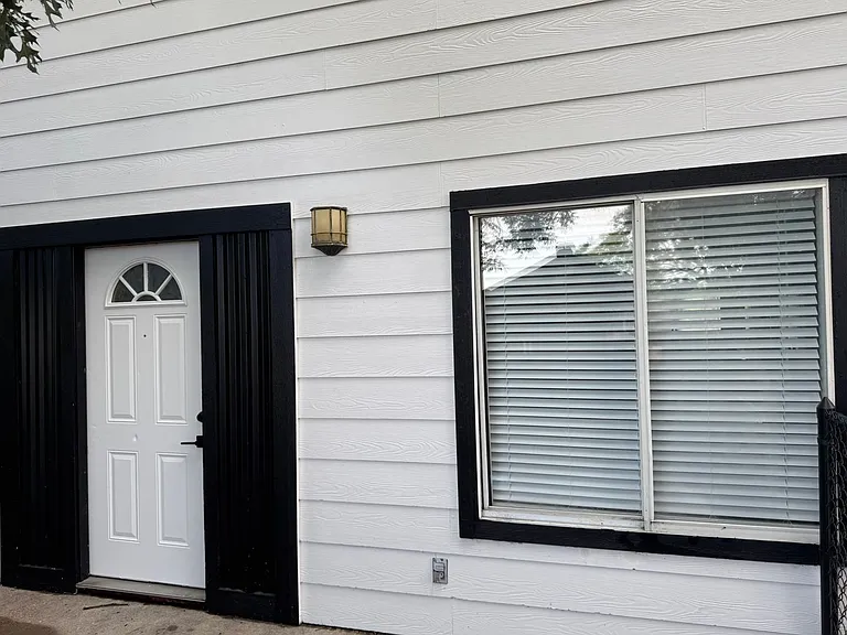 3410 Speedway #B — Photo 3