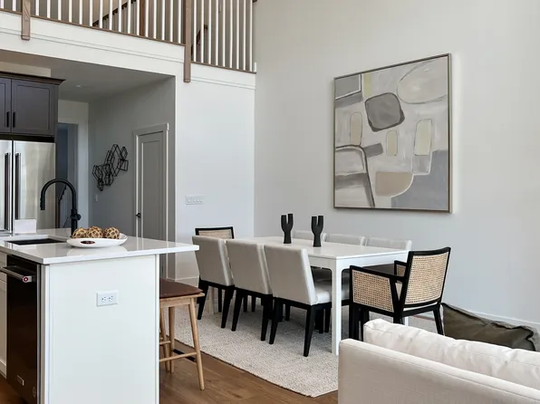 12 Whisper Ridge Way #45, Woodbridge, CT 06525