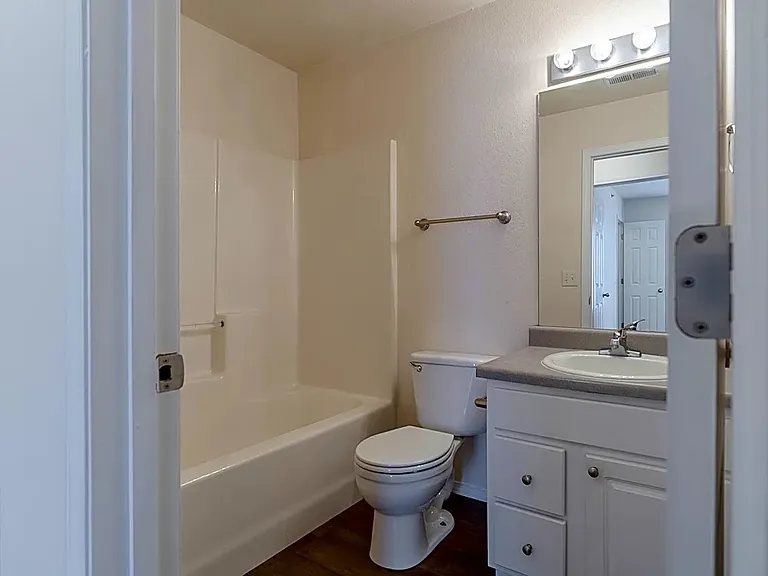 Watermill Park Apartments — Photo 17