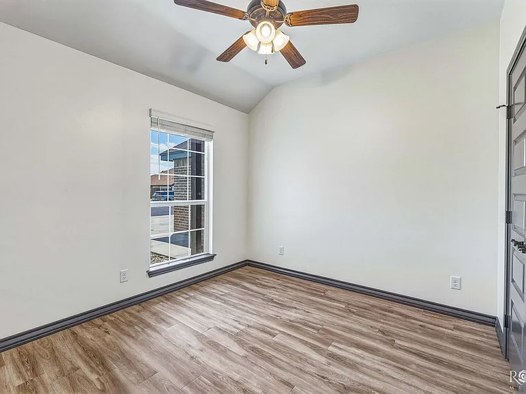 1913 Lamplighter Ln — Photo 27