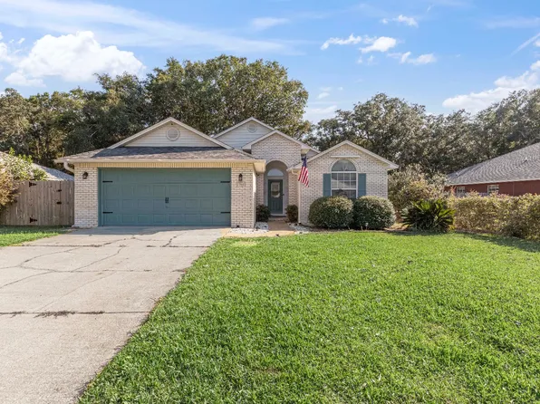 7962 Lola Cir, Navarre, FL 32566
