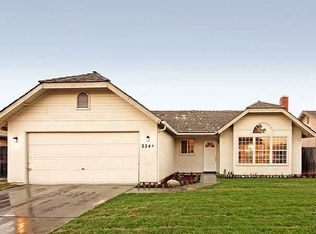 2244 Fernwood Dr, Hanford, CA