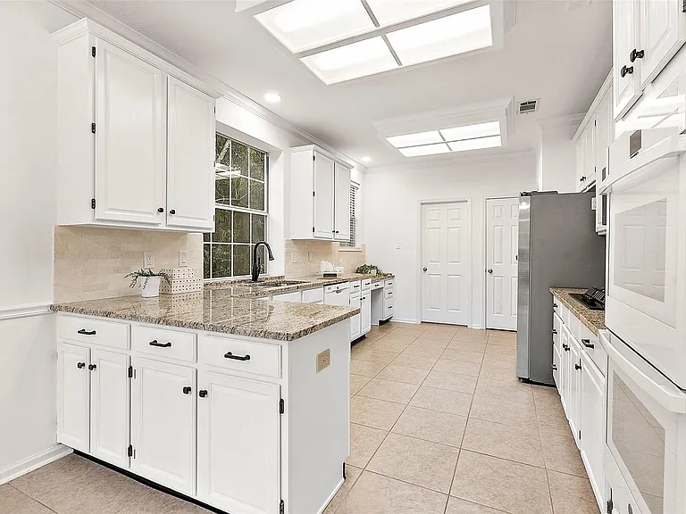 8 Greentwig Pl — Photo 12