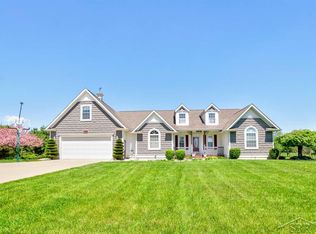 10372 Dice Rd, Freeland, MI 48623