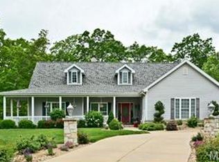 14 Quiet Forest Dr, Defiance, MO 63341