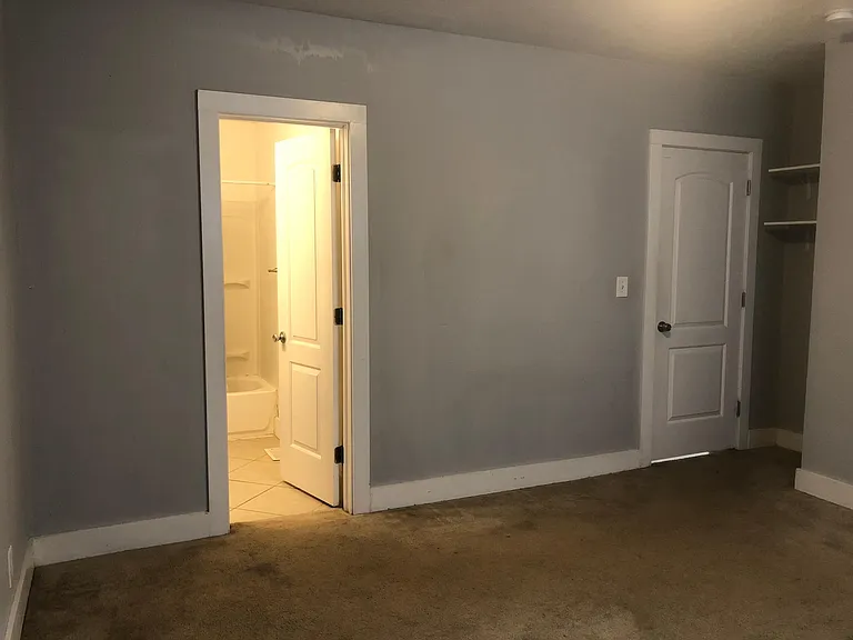 En-suite bathroom