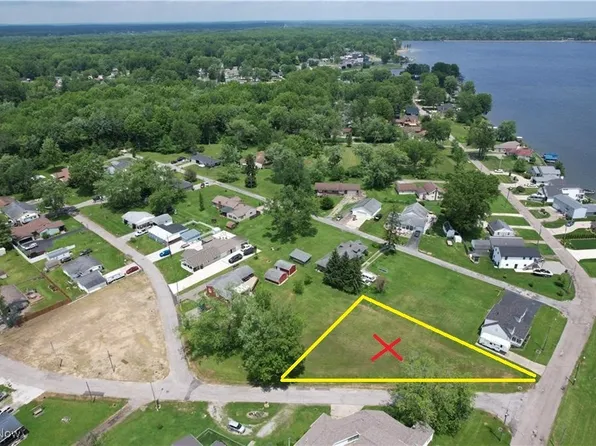 Normandy Rd, Lake Milton, OH 44429