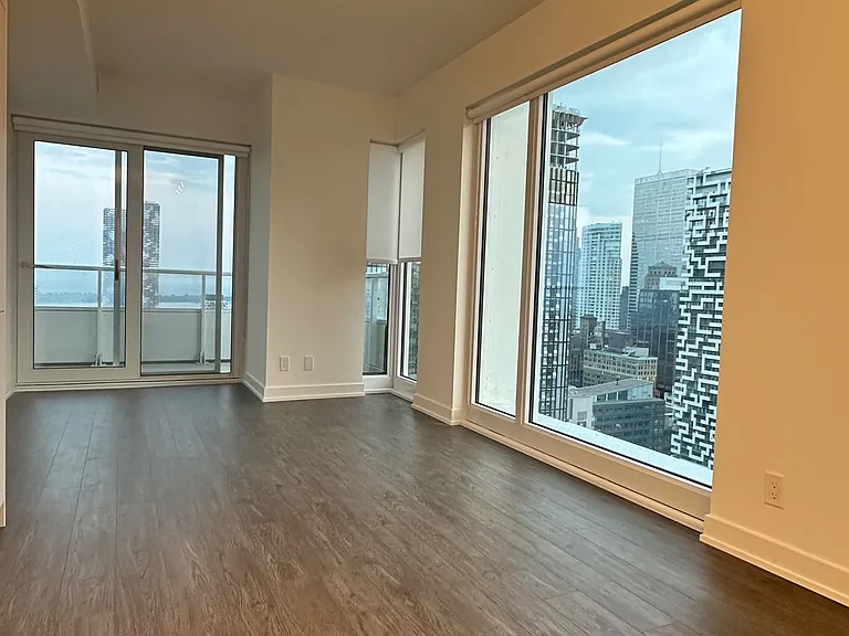 88 Queen St E #3910 — Photo 16