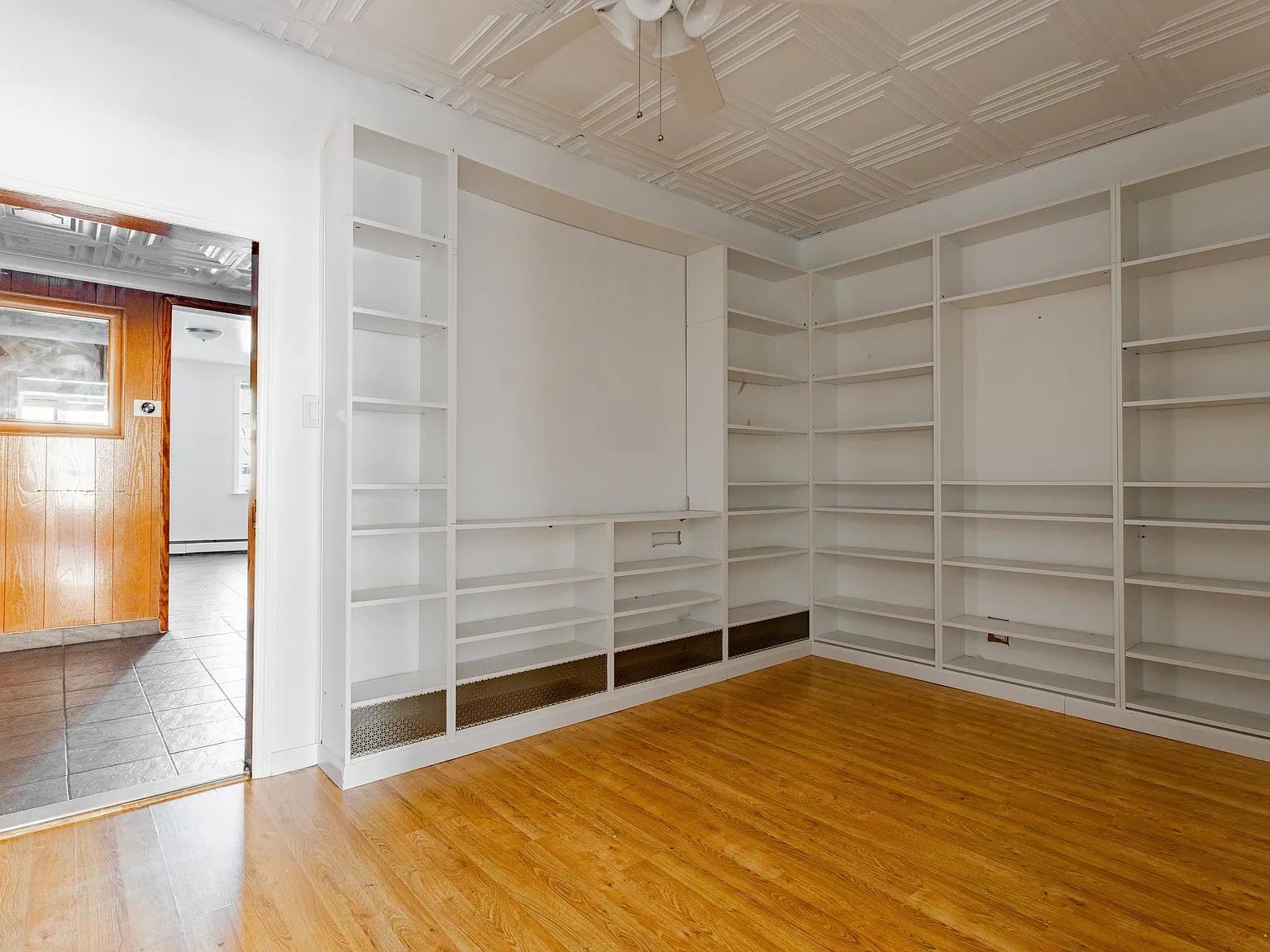662 Metropolitan Avenue — Photo 4