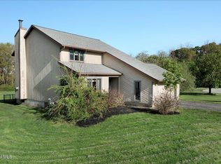 2 Chantal Ct, Ballston Spa, NY 12020