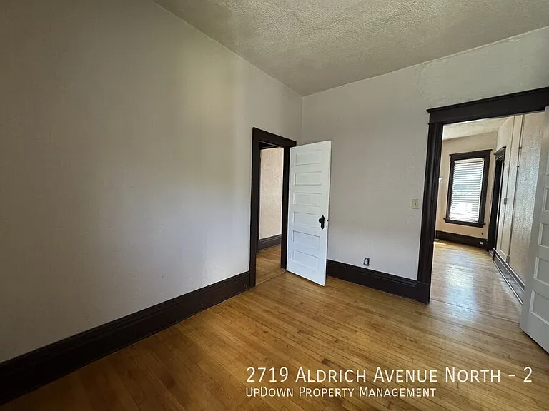 2719 Aldrich Ave N #2 — Photo 7